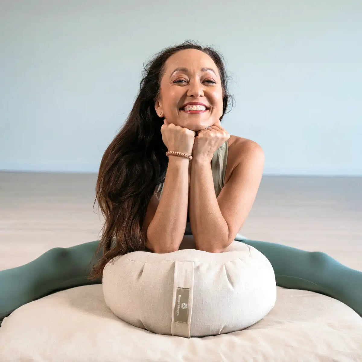 Kino MacGregor Zafu Cushion – Natural Linen
